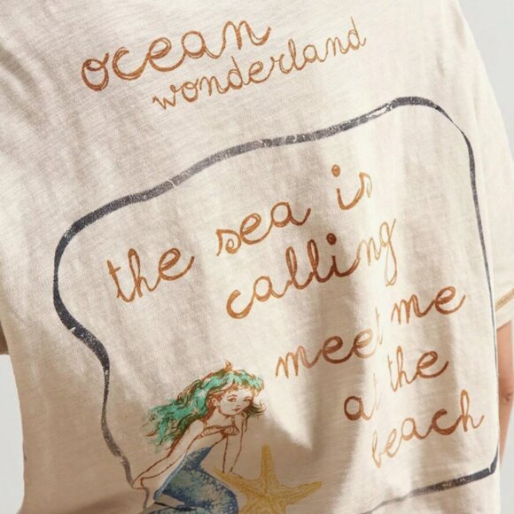 NEW BOUTIQUE MERMAID DISTRESSED TEE - Picture 5 of 9